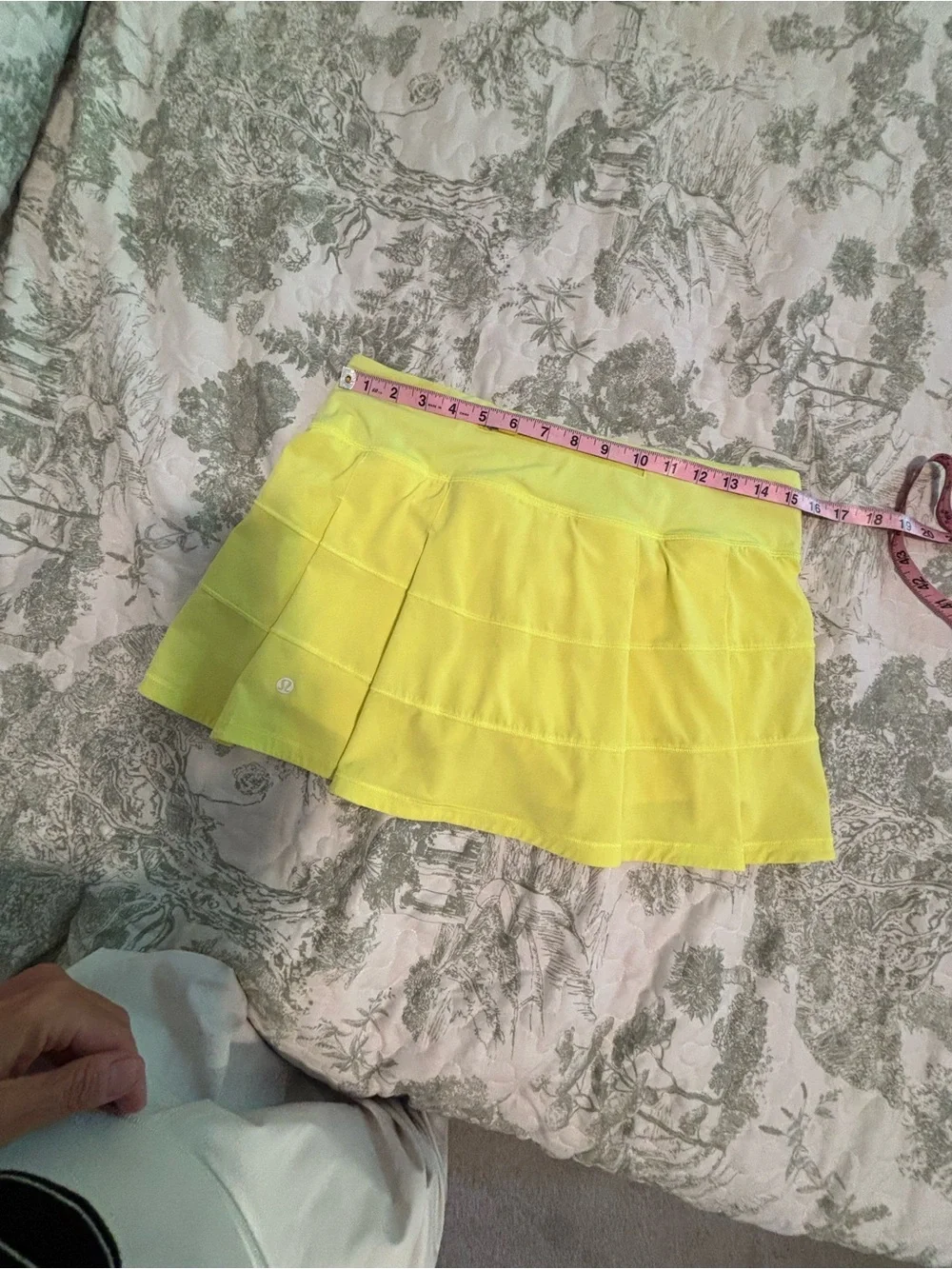 Lululemon sz 8 Pace Rival Highlight Yellow Skirt tenniscore athleisure running